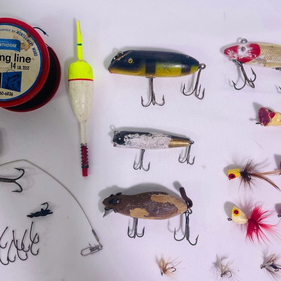 Hawthorne Village Other - Vintage Fishing Tackle Lot Hawthorne Casting Line Wooden Lures Mouse Popper Tin